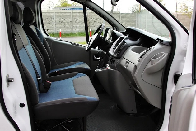 Renault Trafic cena 58990 przebieg: 208900, rok produkcji 2013 z Biała małe 466